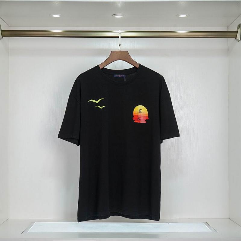 Louis Vuitton Men's T-shirts 235